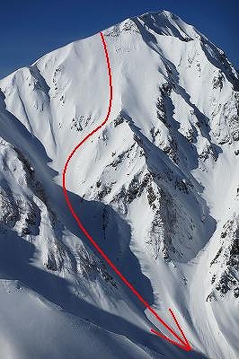 奥大日岳東面と今回の滑降ライン。登り返したP2390付近から撮影。 奥大日岳 東面 バックカントリー スキー滑降 山スキー 立山