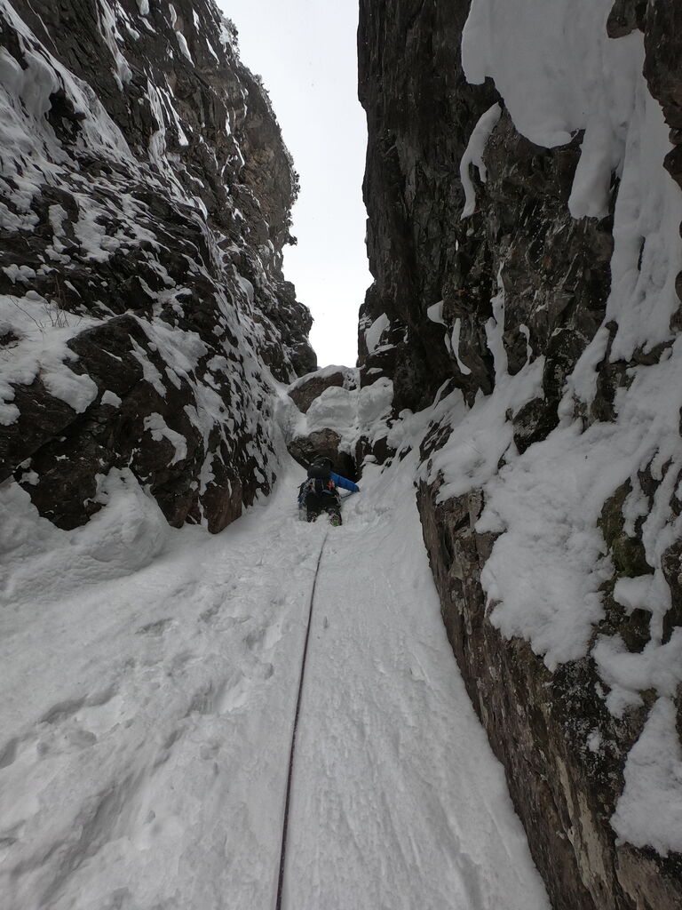 錫杖岳 前衛壁 3ルンゼ 厳冬期 アルパインアイスクライミングBZXF8648