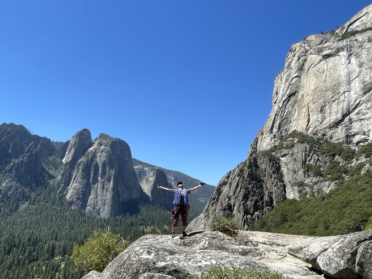 Yosemite Ranger Rock Nutcracker 5.8 マルチピッチクライミング IMG_0784
